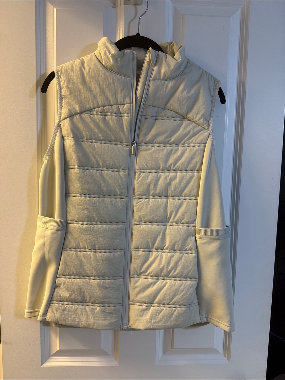 Avia Light Cream Quilted Zip-Front Sleeveless Vest